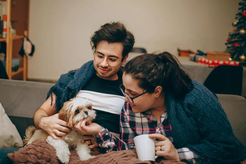 Signs Your Pet Truly Loves You (And It's More Than Just Feeding Time) 1 Signs Your Pet Truly Loves You (And It's More Than Just Feeding Time)